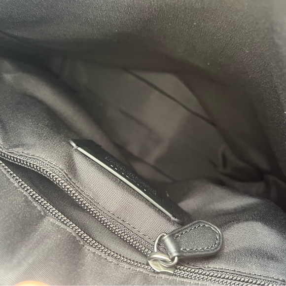 New with tags, Leather Coach map bag. Beautiful and practical! - Picture 6 of 13